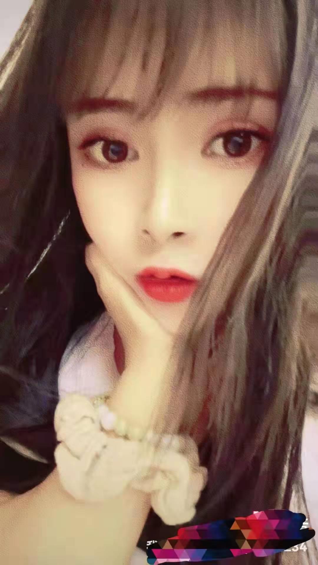 昆山万达广场附近美少女 第1张