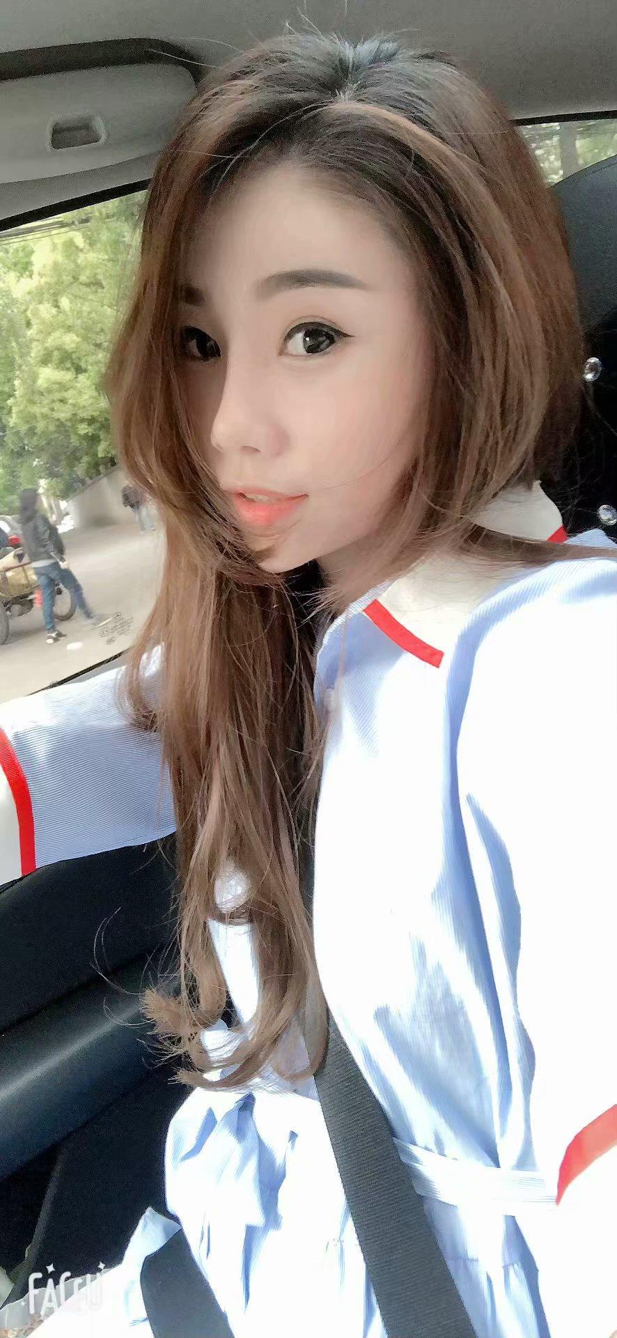 身高一米七的软妹子,颜值态度不错 第1张